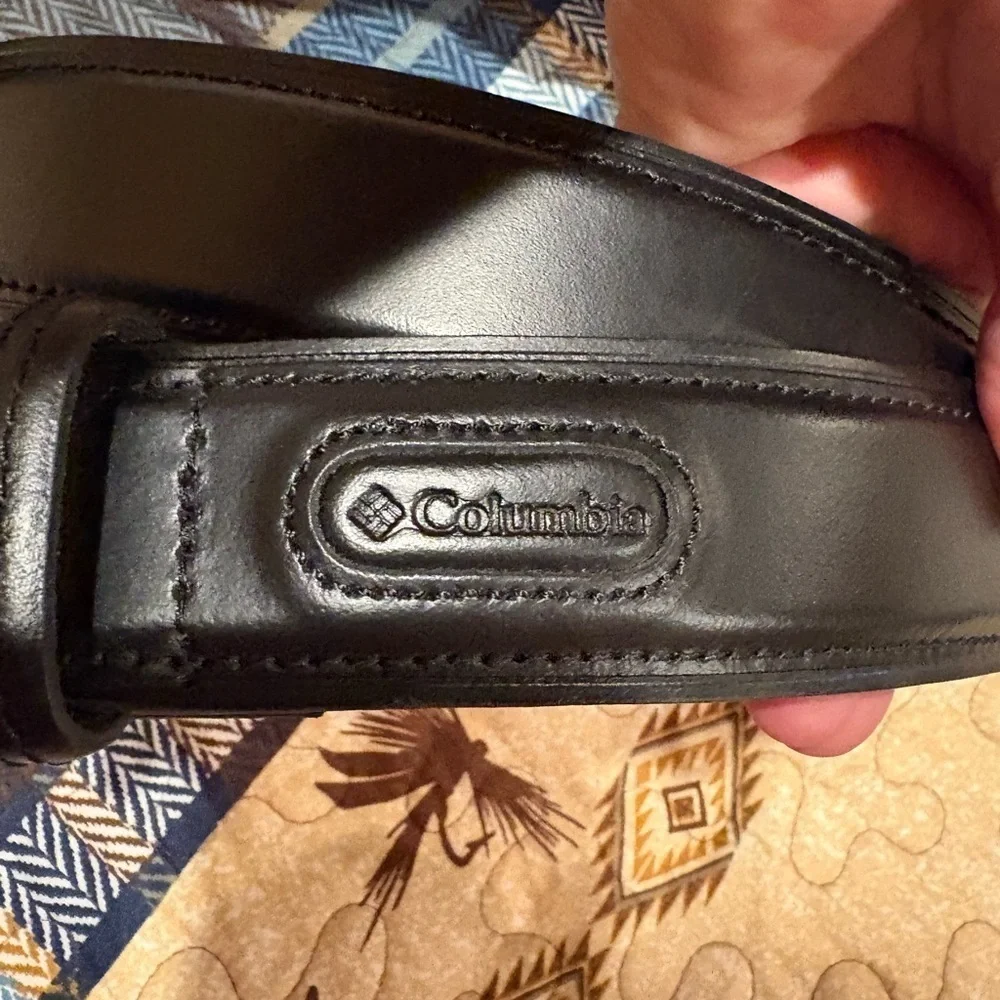 Columbia Men's Black Leather Belt (38-40) L